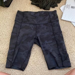 Lululemon Fast and free short 10” size 8 ICMG